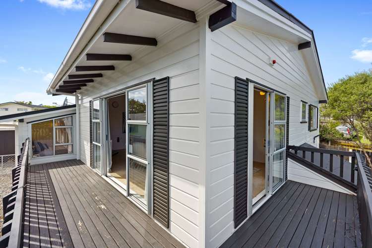 7 Napier Grove Waikanae Beach_11