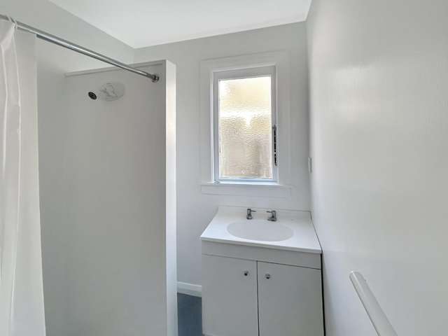 2/304 Featherston Street 10930_3