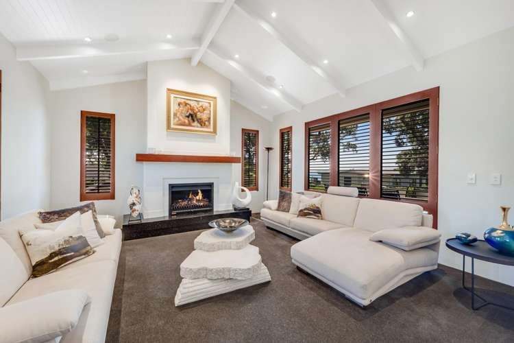 2 Glenoaks Rise Mellons Bay_12