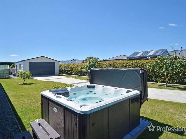 2 Camellia Lane Carterton_17