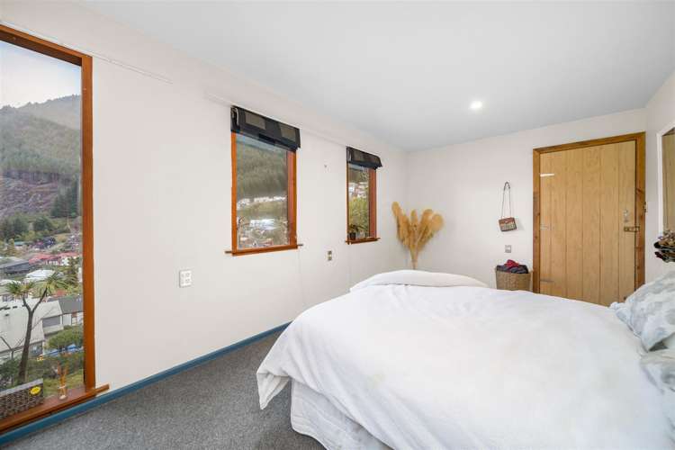 16 Mackinnon Terrace Fernhill/Sunshine Bay_6