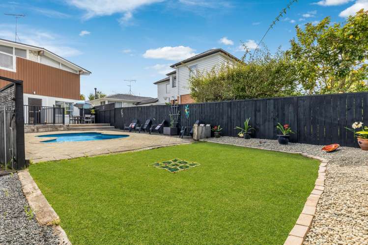 12 Finlow Drive Te Atatu South_21