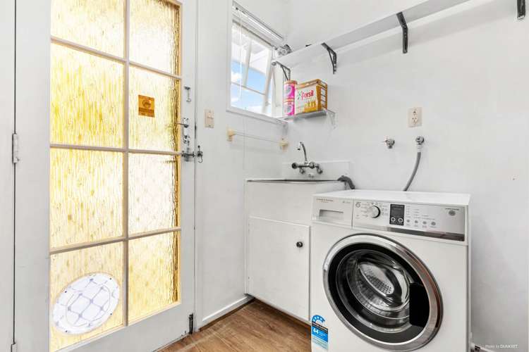 1/25 Glenmore Road Sunnyhills_11