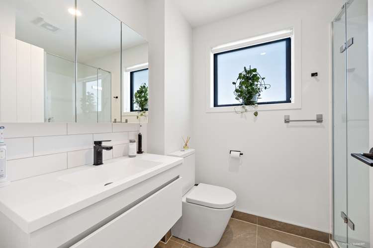 F/2 Ellen St Hillcrest_3