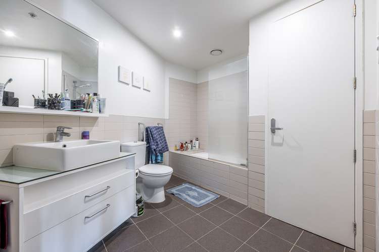 1011/30 Beach Road Auckland Central_11