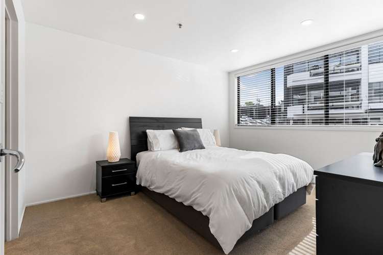 1I/175 Hurstmere Road Takapuna_9