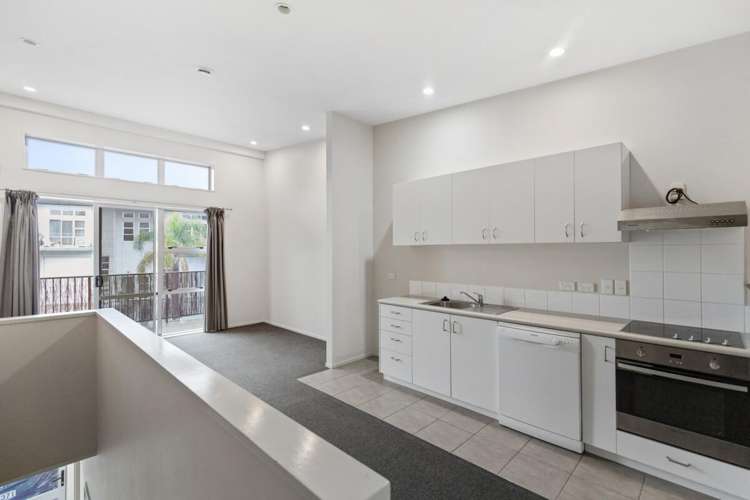 8 & 18 6 Ken Browne Drive Te Rapa_7