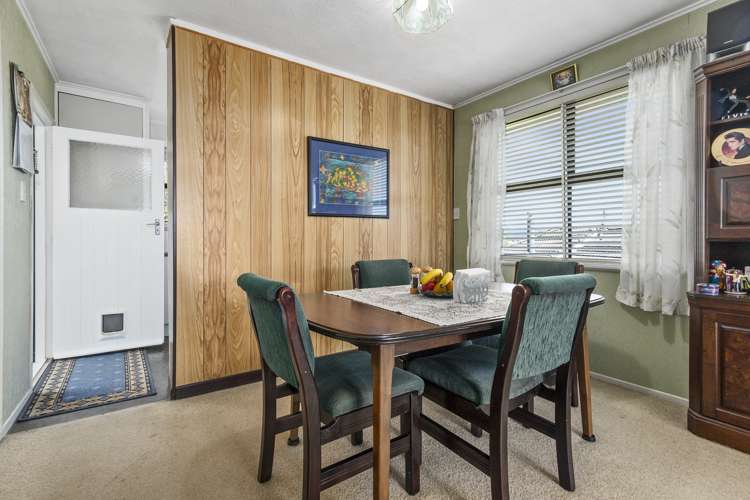 24 School Road Te Atatu South_12