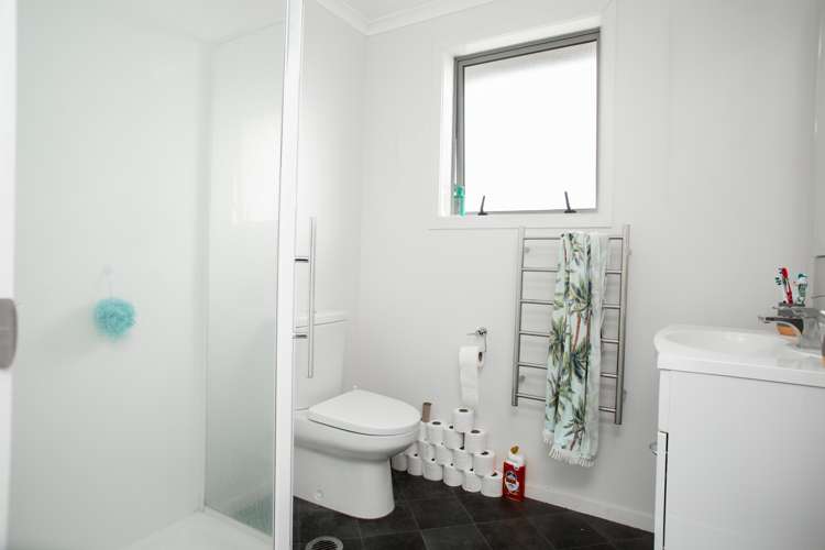 53 Chiefs Court Hamilton East_12