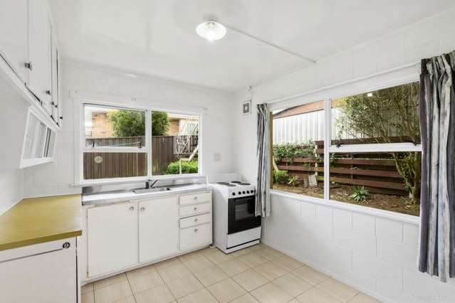 2/1 Preston Avenue Mount Albert_3