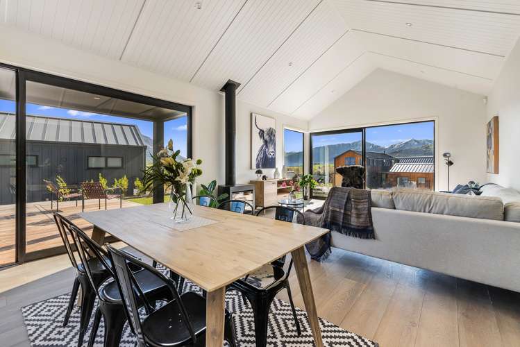 12 Falconer Rise Jacks Point_8