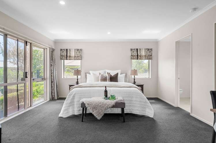 17 Palliser Drive Huntington_11