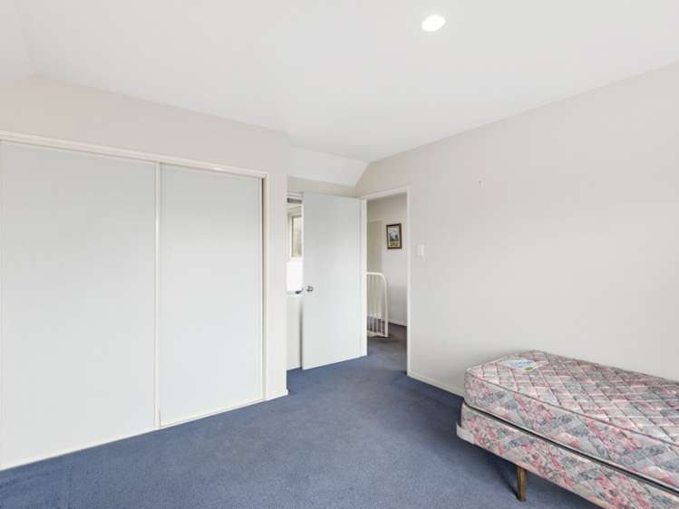 1/19 Longley Place Addington_5