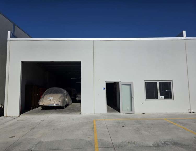 6/4 Lake Bryndwr Lane Burnside_9