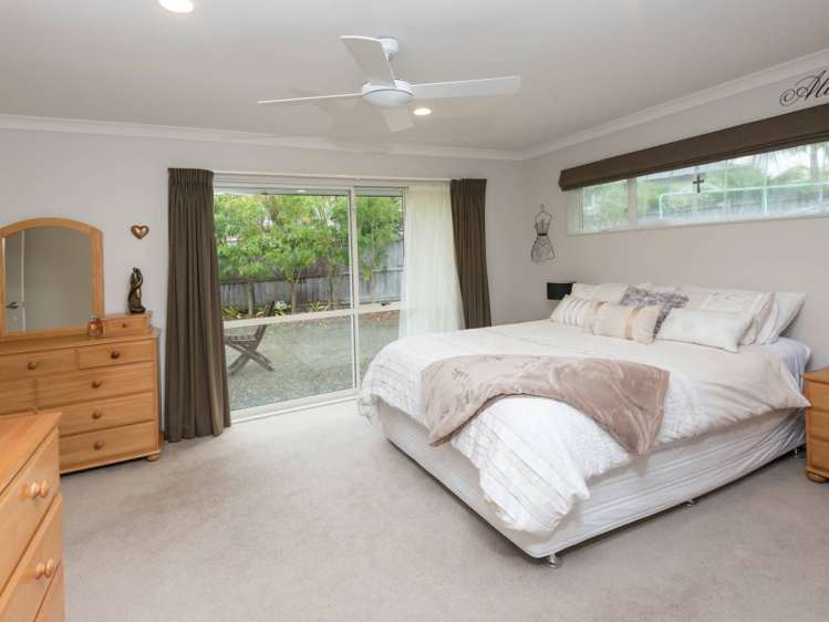 44 Pine Harbour Parade Beachlands_10