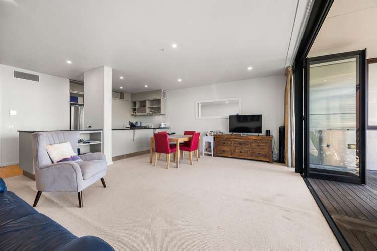 316/121 Customs Street West_4