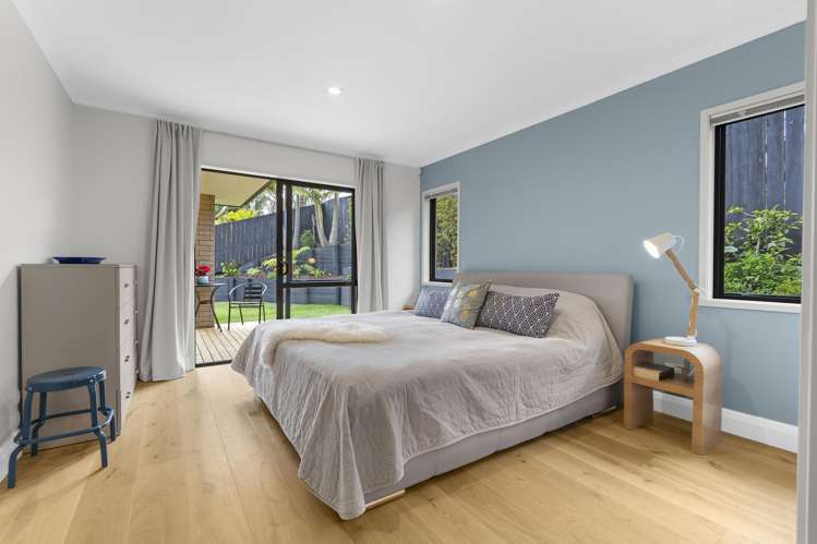 12 Bloomfield Rise Stanmore Bay_13
