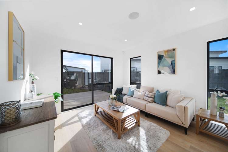 9 Korowhiti Road Clarks Beach_5