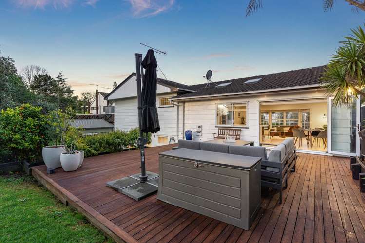 16 Pickwick Parade Mellons Bay_13