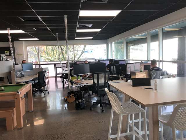 2nd Floor, 26 London Street (aka 678 Victoria Str Hamilton Central_3