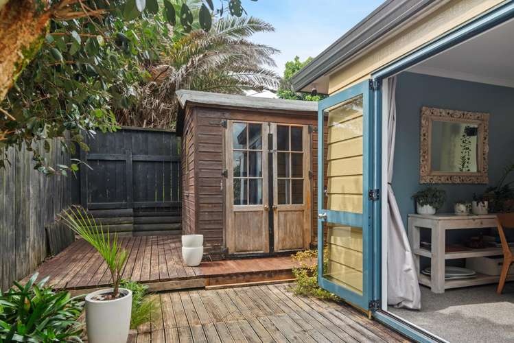 35b Henderson Crescent Parkvale_13