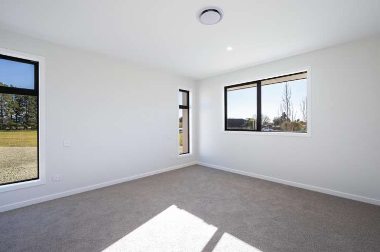 38 Hallmark Drive Richmond_14