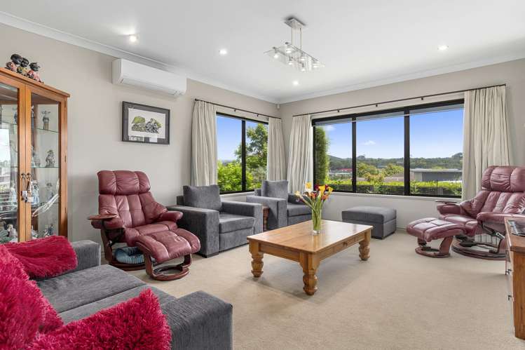 2 Crater Close Pyes Pa_2