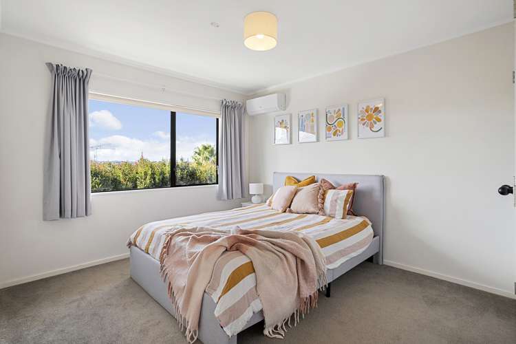 2/98 Gosford Drive Botany Downs_7