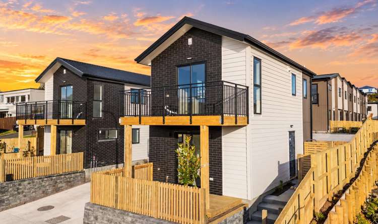 Lot 1-14/9 Marriott Road & 9 Cheris Place Pakuranga Heights_16