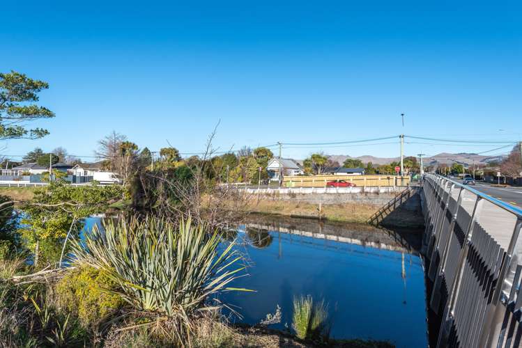 664 Avonside Drive Avonside_18