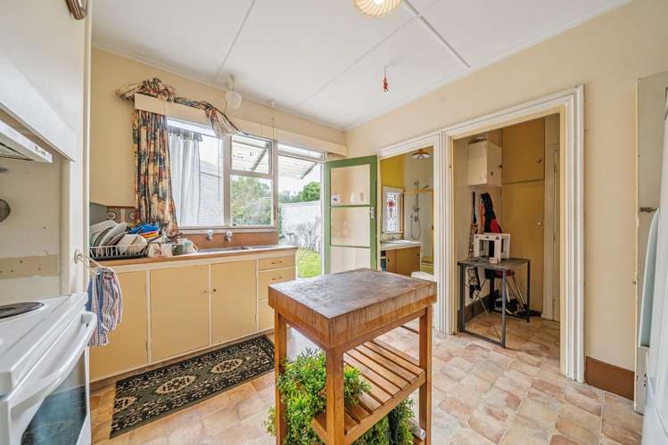 47 Riddlers Crescent Petone_5