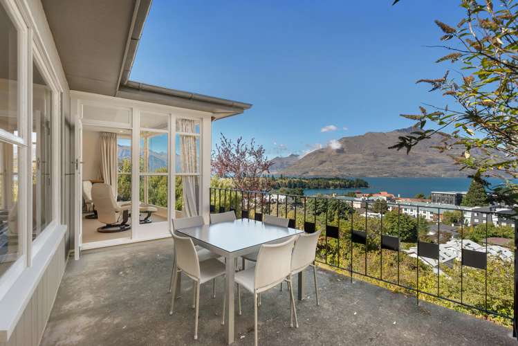 7 Salmond Place Queenstown_12