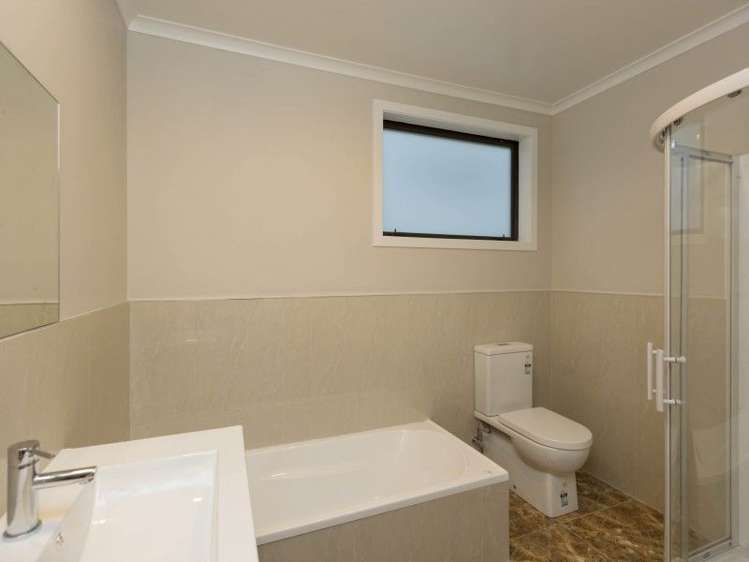 30 King Charles Drive Kingsley Heights_12