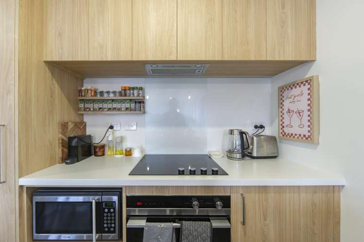 1/17 Greta Street Glenview_3