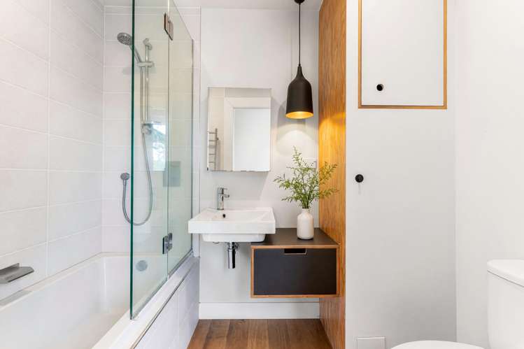1048 Great North Road Point Chevalier_10