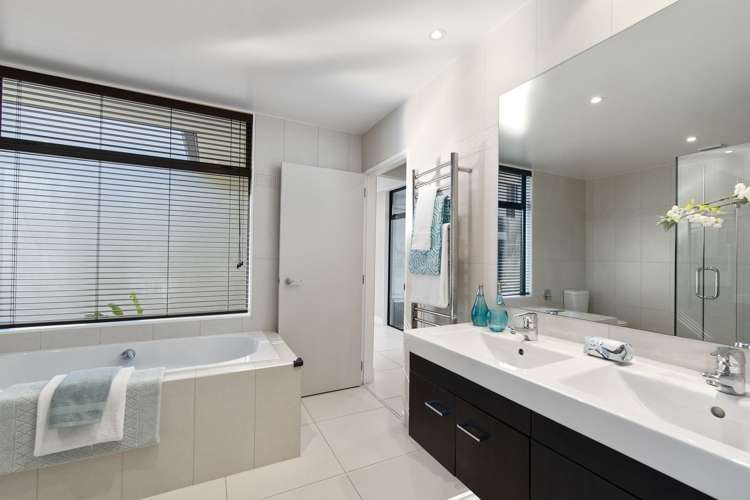 60 James Paige Lane Riverhead_39