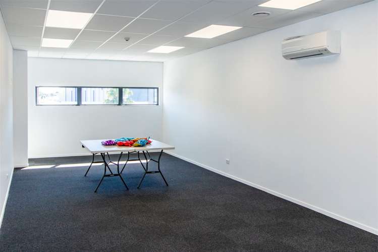 Office 3A/15 Central Boulevard Silverdale_2