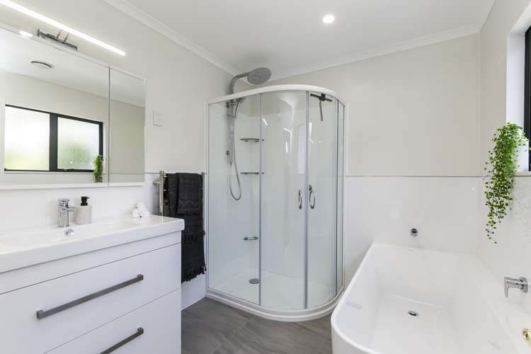 42 Downing Street Crofton Downs_19