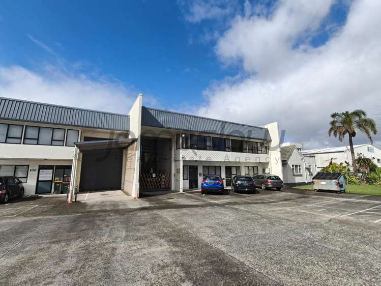 102 Henderson Valley Road Henderson_14