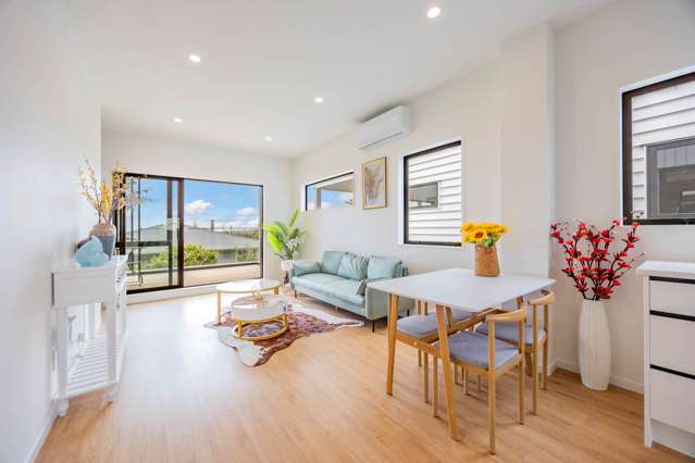 8/3 Milich Terrace Te Atatu South_3