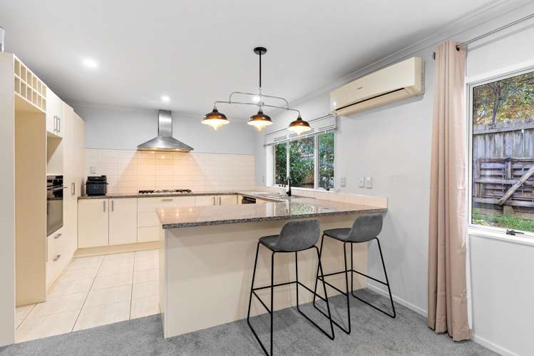 25 Speyside Crescent Flat Bush_9