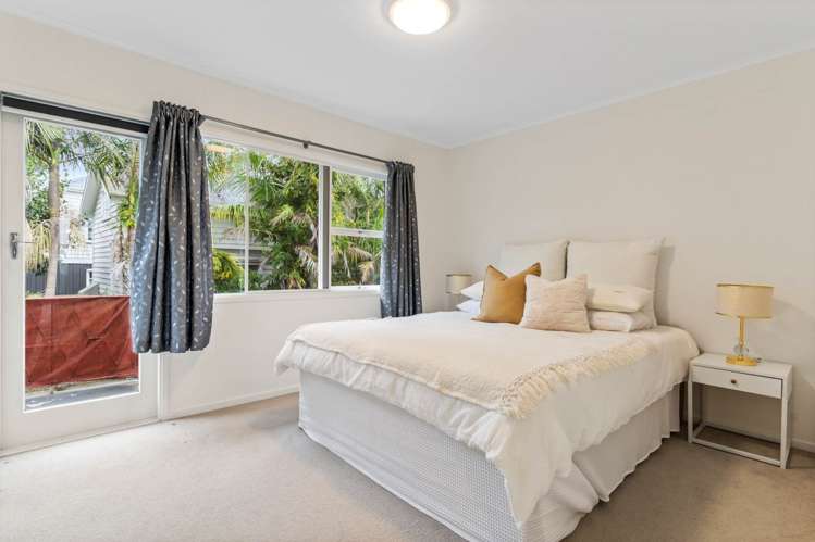 2/3 Howe Street Howick_8