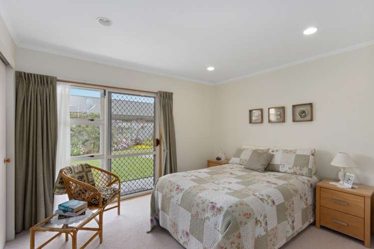 9 Knightsbridge Place Taradale_16