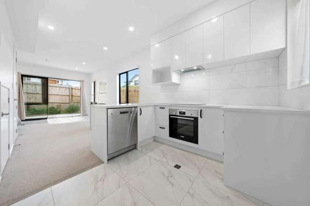 7/112 Moore Street Howick_3