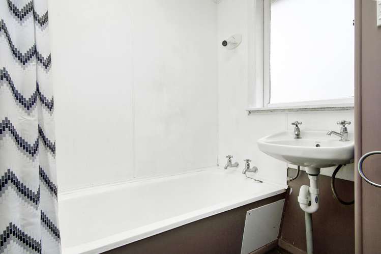 30 Roberts Street Tawa_12