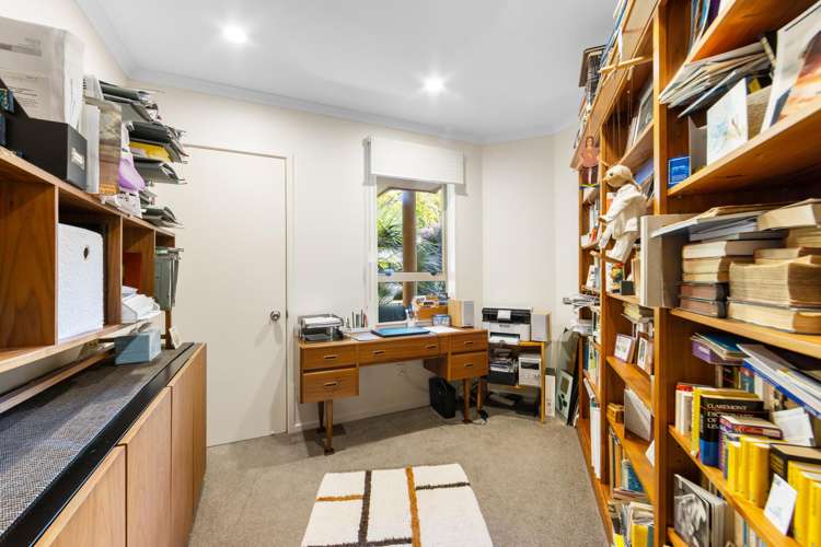 12 Mahuri Street Parklands_12