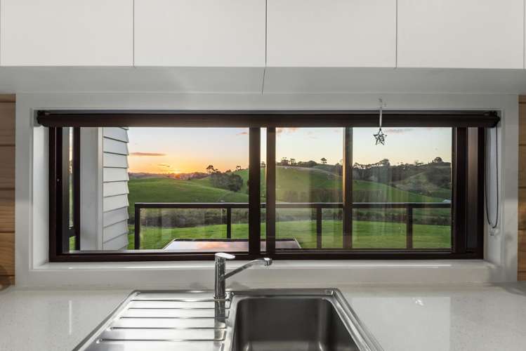 86 Valley Road Waitoki_8