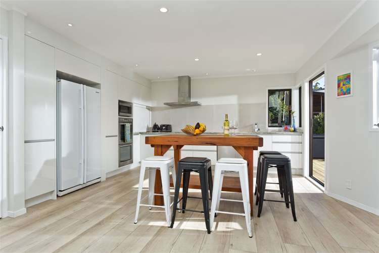 11 Penguin Drive Murrays Bay_8