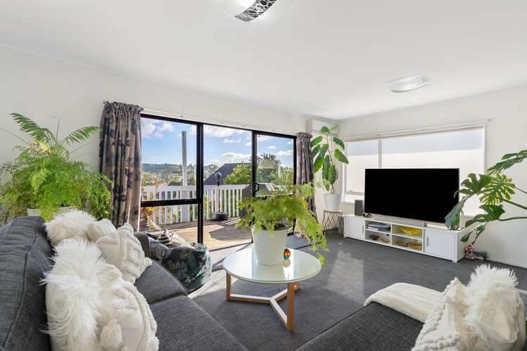 2/7 Arran Road Browns Bay_6