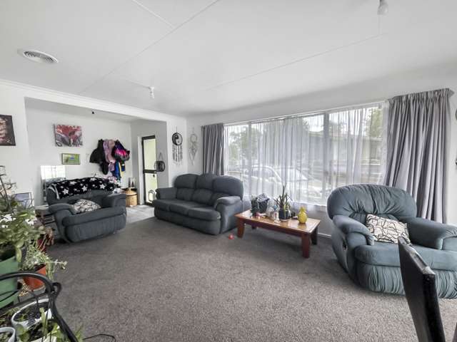 43 Amberley Avenue 10930_3